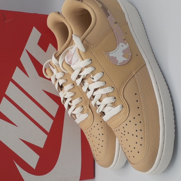 NIKE COURT VISION LOW WOMENS SHOES SNEAKERS SIZE 8 - Picture 2 of 11